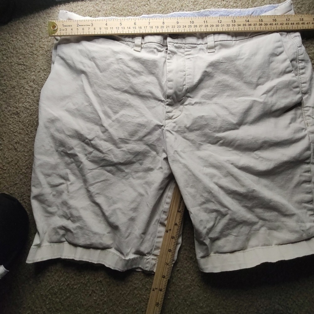 Tommy Hilfiger Men's Khaki Chino Shorts Flat Front Size 36